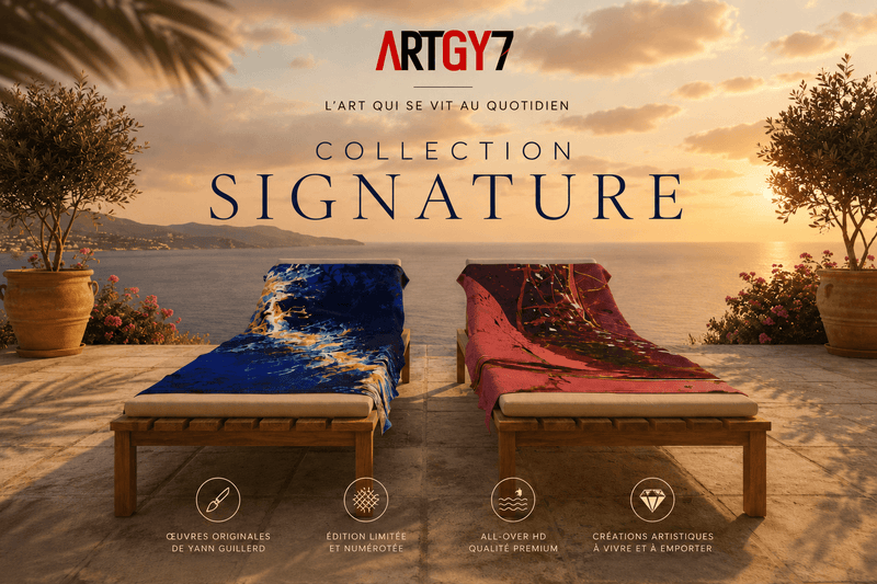 Serviettes de plage artistiques ARTGY7 sur transats, terrasse méditerranéenne au coucher du soleil